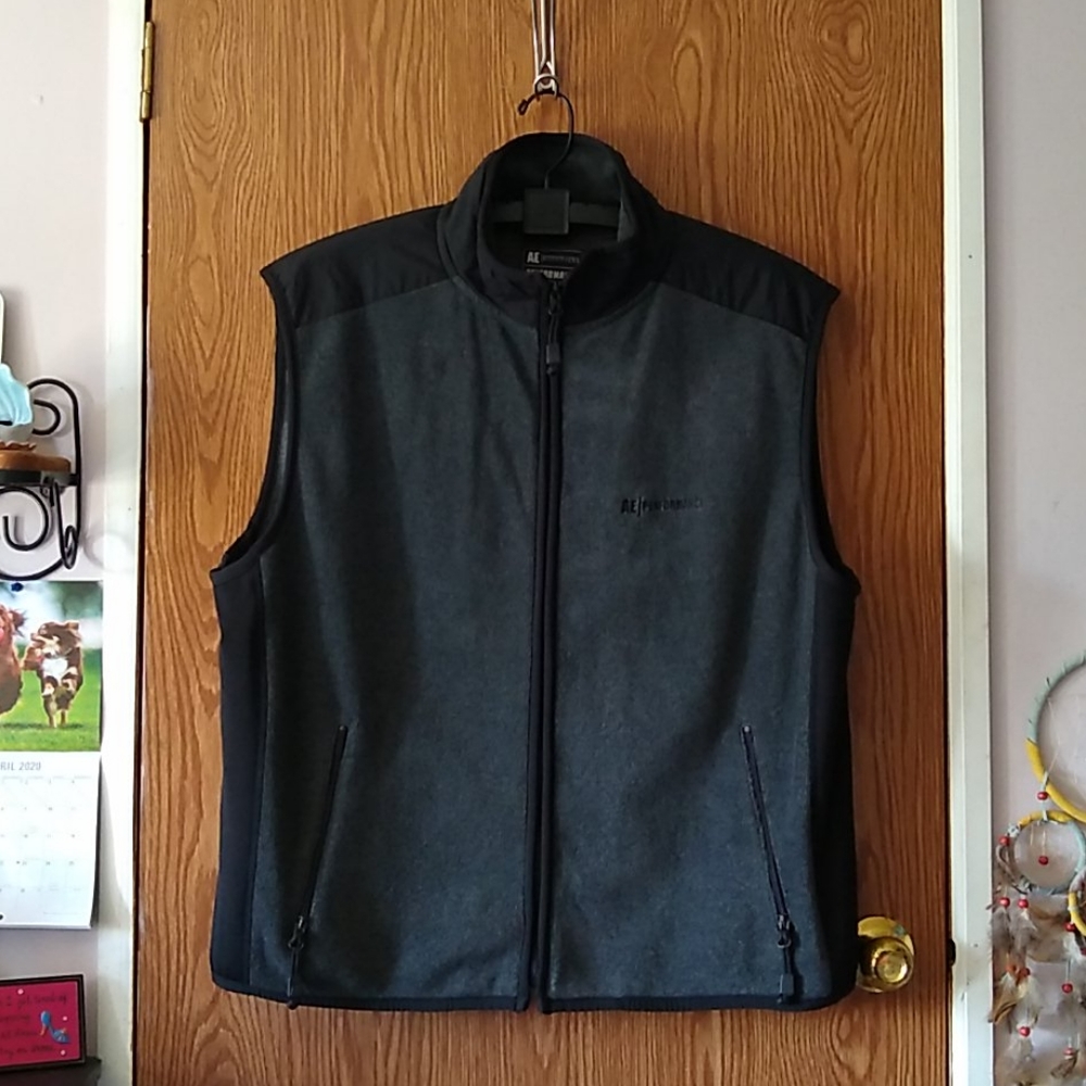 🧥AE Performance Vest